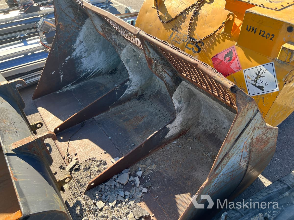 Skopa Stora-BM - Godet pour chargeur: photos 4 Skopa Stora-BM - Godet pour chargeur: photos 4