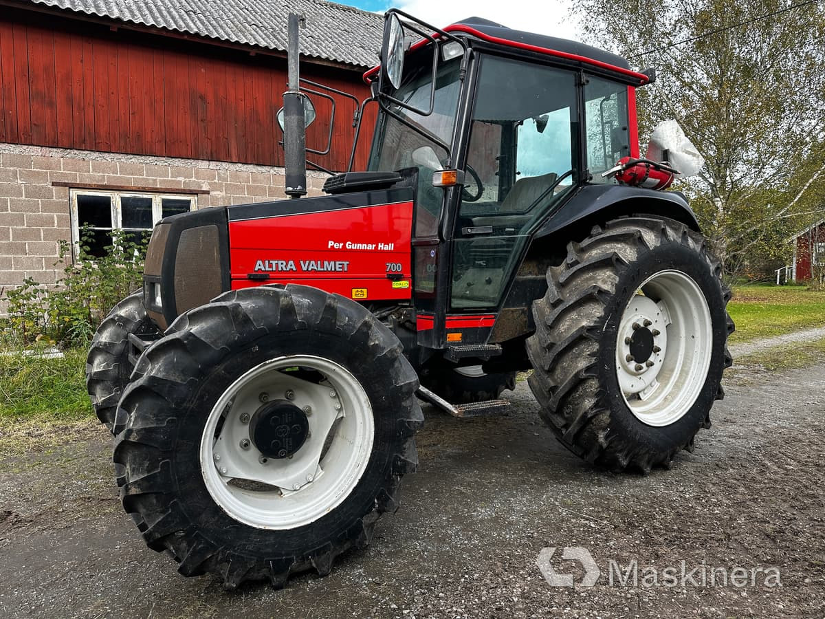 Traktor Valmet 700 - Tracteur agricole: photos 1 Traktor Valmet 700 - Tracteur agricole: photos 1