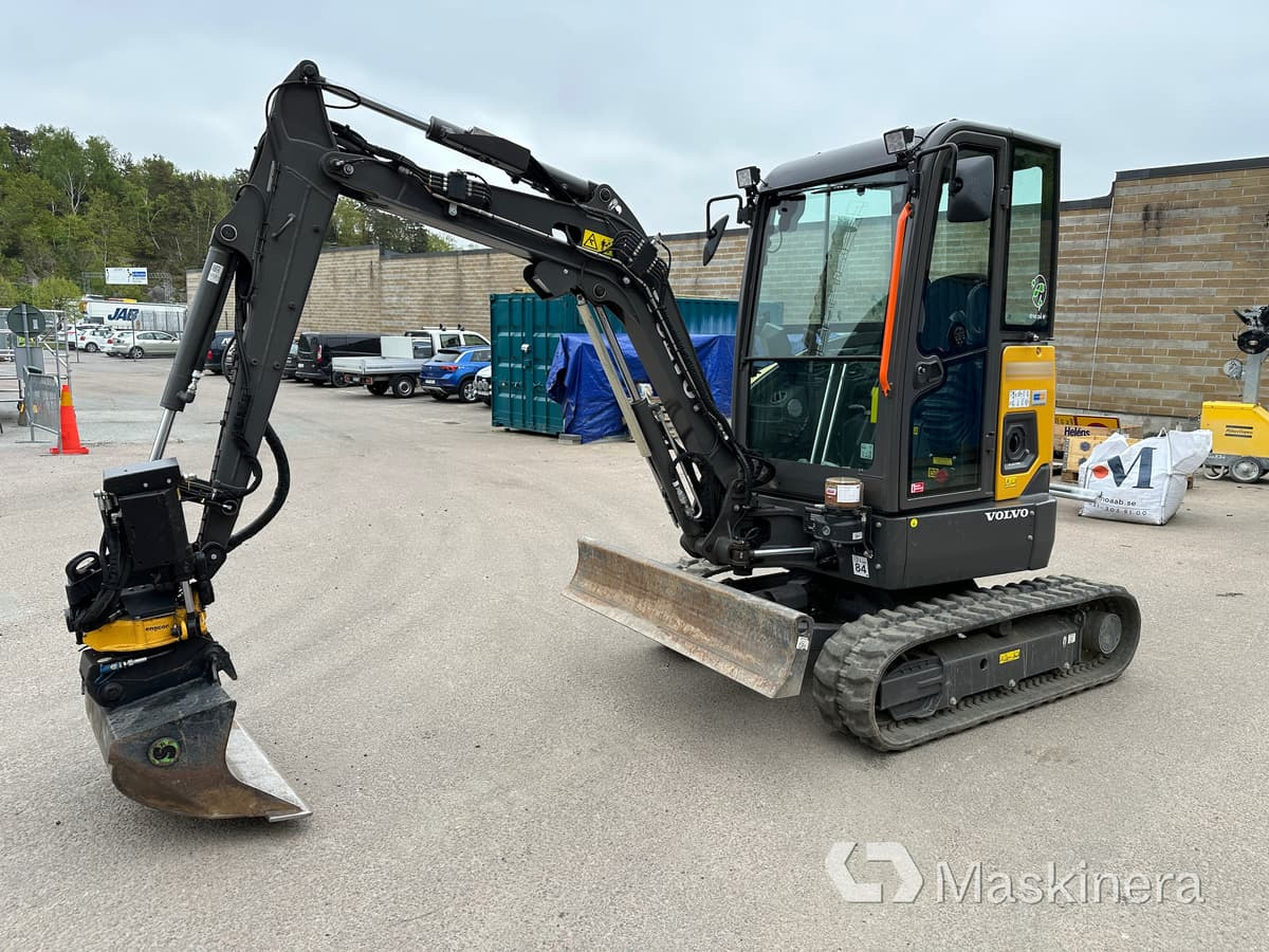 Volvo JECR25D Electric Grävmaskin Volvo ECR25 Electric - Pelle sur chenille: photos 1 Volvo JECR25D Electric Grävmaskin Volvo ECR25 Electric - Pelle sur chenille: photos 1