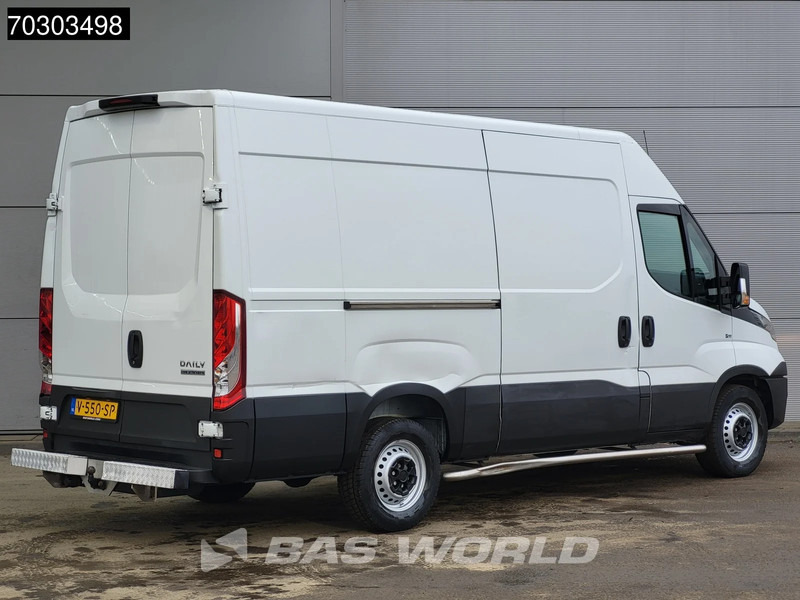 Iveco Daily 35S12 Automaat L2H2 3,5t Trekhaak Airco Cruise APK 12-2026 Euro6 L2 Airco Trekhaak Cruise control - Fourgon utilitaire: photos 5 Iveco Daily 35S12 Automaat L2H2 3,5t Trekhaak Airco Cruise APK 12-2026 Euro6 L2 Airco Trekhaak Cruise control - Fourgon utilitaire: photos 5