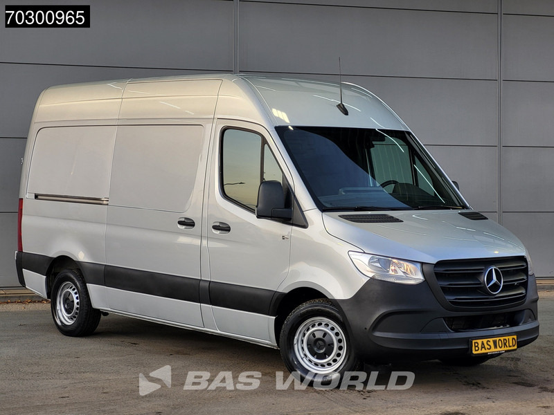 Mercedes-Benz Sprinter 315 CDI Automaat L2H2 150PK Airco Camera Parkeersensoren MBUX CarPlay Euro6 L2 Airco - Fourgonnette: photos 3 Mercedes-Benz Sprinter 315 CDI Automaat L2H2 150PK Airco Camera Parkeersensoren MBUX CarPlay Euro6 L2 Airco - Fourgonnette: photos 3