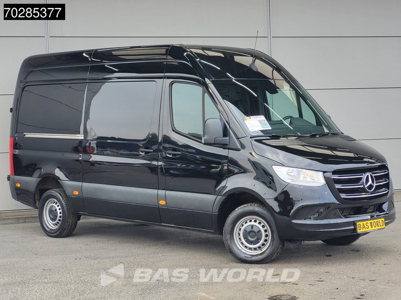 Mercedes-Benz Sprinter 317 CDI Black Edition Automaat 3,5t Trekhaak L2H2 170PK Airco Camera MBUX CarPlay Euro6 L2 12m3 Airco - Fourgon utilitaire: photos 3 Mercedes-Benz Sprinter 317 CDI Black Edition Automaat 3,5t Trekhaak L2H2 170PK Airco Camera MBUX CarPlay Euro6 L2 12m3 Airco - Fourgon utilitaire: photos 3