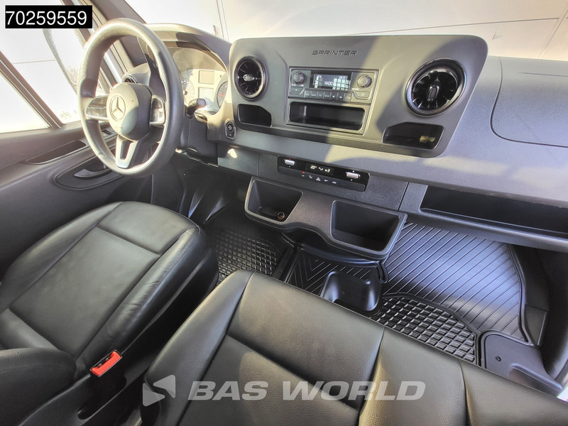 Mercedes-Benz Sprinter 317 CDI Dubbel Cabine Automaat Open Laadbak 3500KG Trekhaak 2m3 Airco Dubbel cabine Trekhaak - Utilitaire plateau: photos 5 Mercedes-Benz Sprinter 317 CDI Dubbel Cabine Automaat Open Laadbak 3500KG Trekhaak 2m3 Airco Dubbel cabine Trekhaak - Utilitaire plateau: photos 5