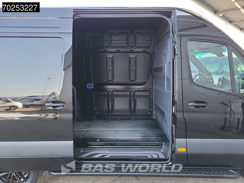 Mercedes-Benz Sprinter 319 CDI Automaat Black Edition L2H2 190PK AMG 2025-Model LED Airco Cruise Camera MBUX CarPlay Euro6 L2 11m3 Airco Cruise control - Fourgon utilitaire: photos 5 Mercedes-Benz Sprinter 319 CDI Automaat Black Edition L2H2 190PK AMG 2025-Model LED Airco Cruise Camera MBUX CarPlay Euro6 L2 11m3 Airco Cruise control - Fourgon utilitaire: photos 5
