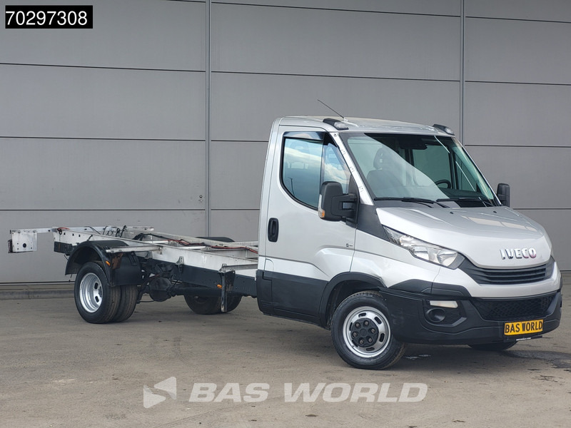 Iveco Daily 35C16 Chassis Cabine 410WB Dubbellucht 160PK Airco Cruise Camera Euro6 Fahrgestell Cruise control - Véhicule utilitaire: photos 5 Iveco Daily 35C16 Chassis Cabine 410WB Dubbellucht 160PK Airco Cruise Camera Euro6 Fahrgestell Cruise control - Véhicule utilitaire: photos 5