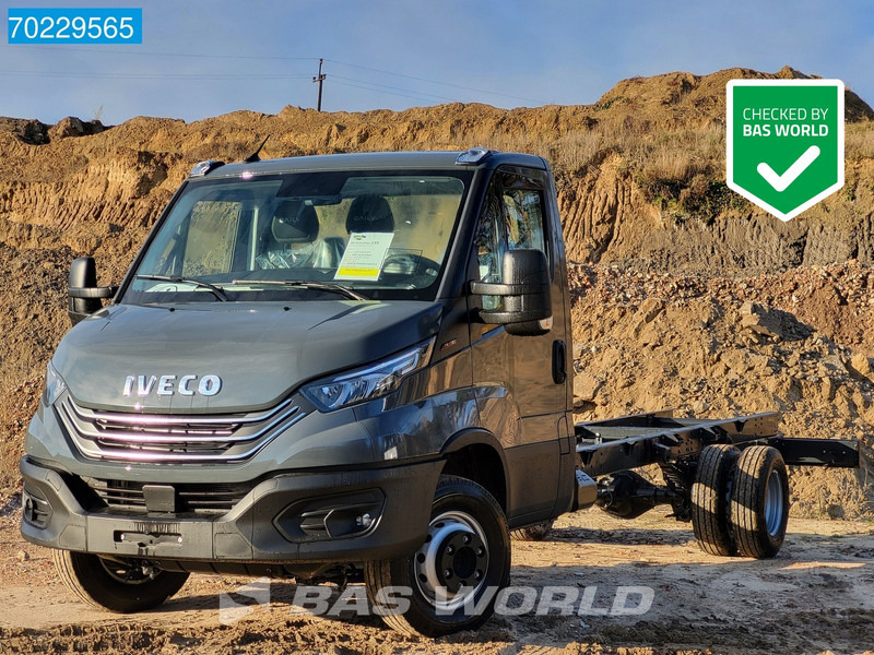 Iveco Daily 70C18 475WB Chassis Cabine Fahrgestell Airco Cruise Navi A/C - Véhicule utilitaire: photos 1 Iveco Daily 70C18 475WB Chassis Cabine Fahrgestell Airco Cruise Navi A/C - Véhicule utilitaire: photos 1