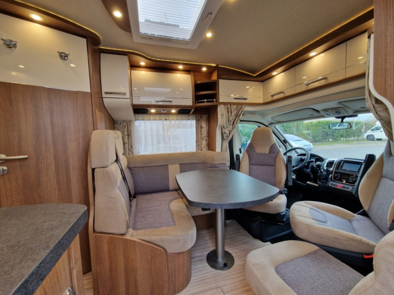 Carthago C-Tourer T 143 LE - Camping-car profilé: photos 4 Carthago C-Tourer T 143 LE - Camping-car profilé: photos 4