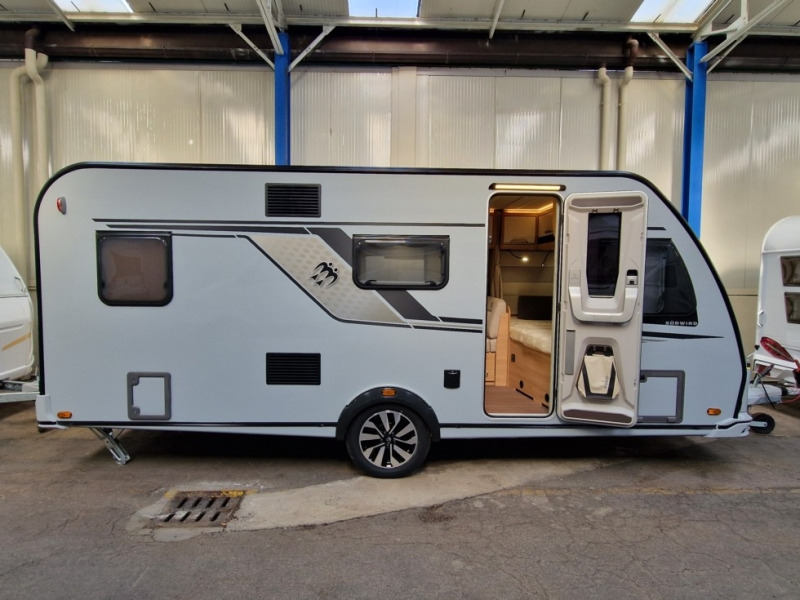 Knaus Sudwind 500 QDK 60° Years - Caravane: photos 2 Knaus Sudwind 500 QDK 60° Years - Caravane: photos 2