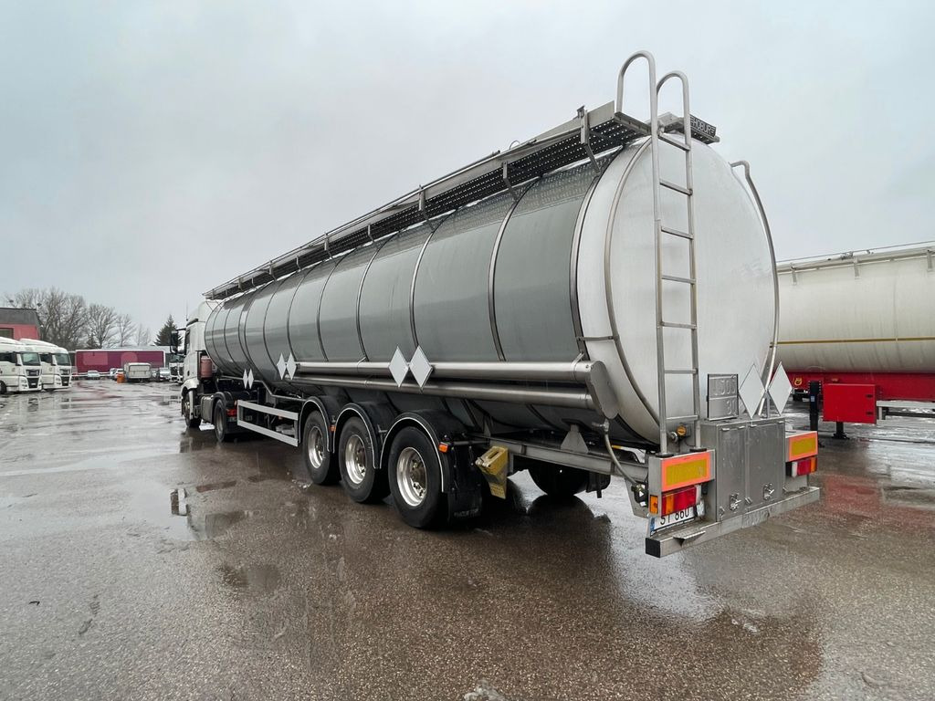 Lag BURG Holvrieka - Semi-remorque citerne: photos 1 Lag BURG Holvrieka - Semi-remorque citerne: photos 1