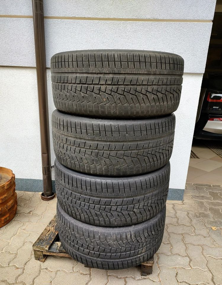 Opony zimowe Hankook Winter i*cept evo2 SUV 295/35R23 108W M+S - Pneu pour Voiture: photos 1 Opony zimowe Hankook Winter i*cept evo2 SUV 295/35R23 108W M+S - Pneu pour Voiture: photos 1