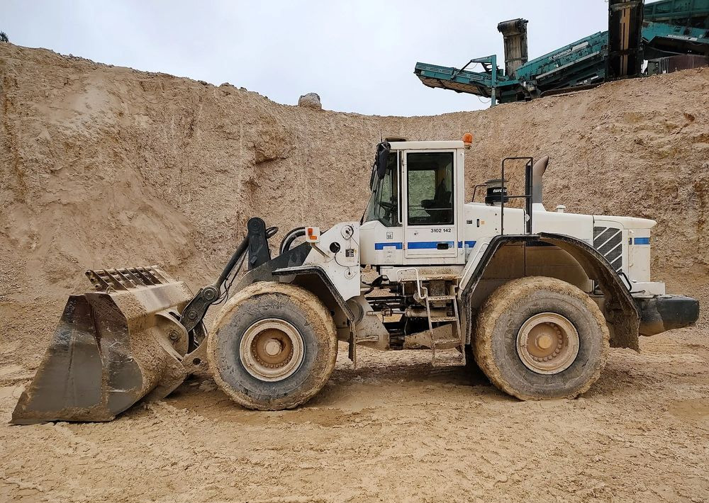 Volvo L180E - Chargeuse sur pneus: photos 2 Volvo L180E - Chargeuse sur pneus: photos 2