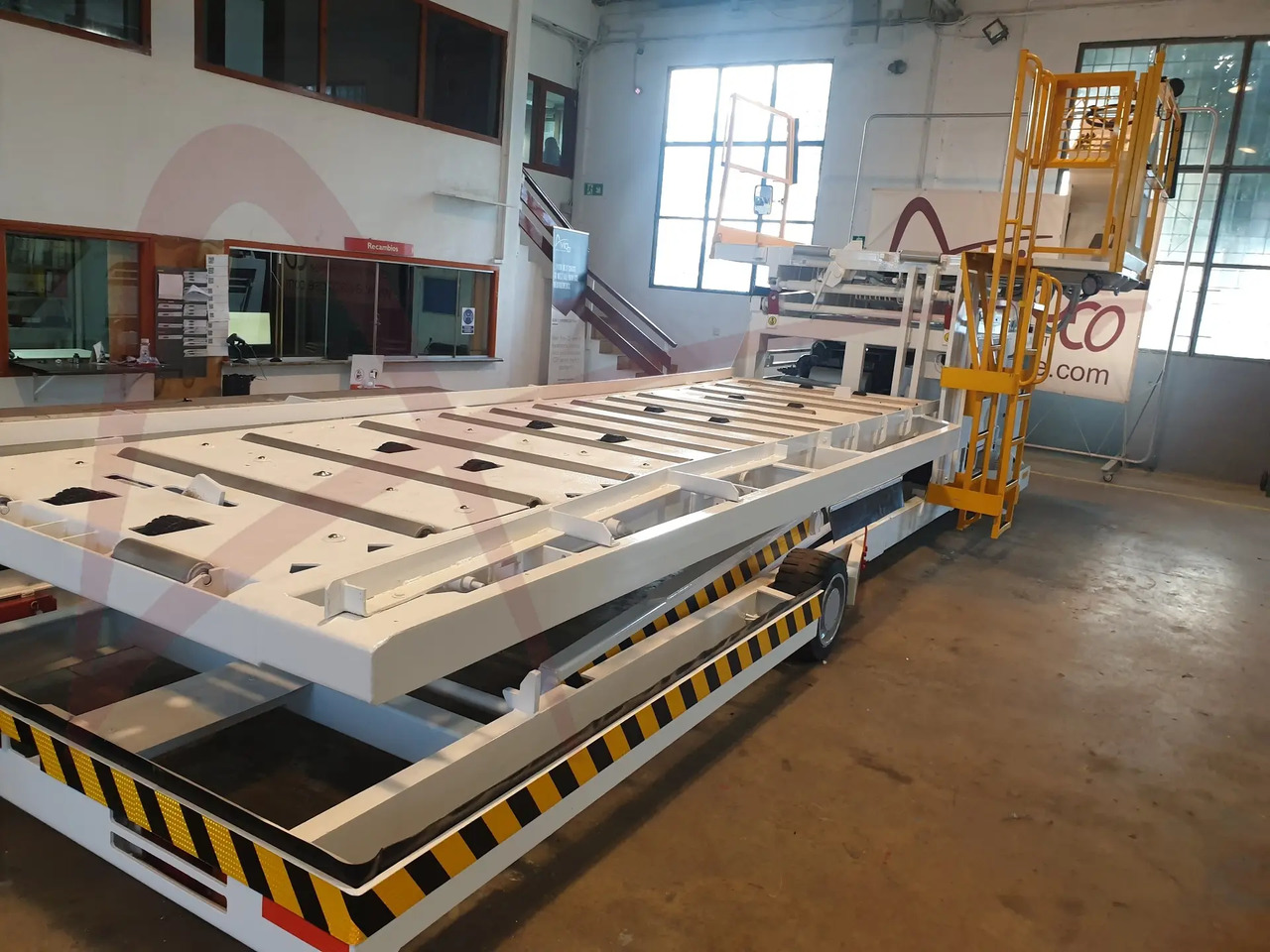 AIR MARREL LAM 3500 DP/R8 - Chargeur de fret: photos 3 AIR MARREL LAM 3500 DP/R8 - Chargeur de fret: photos 3