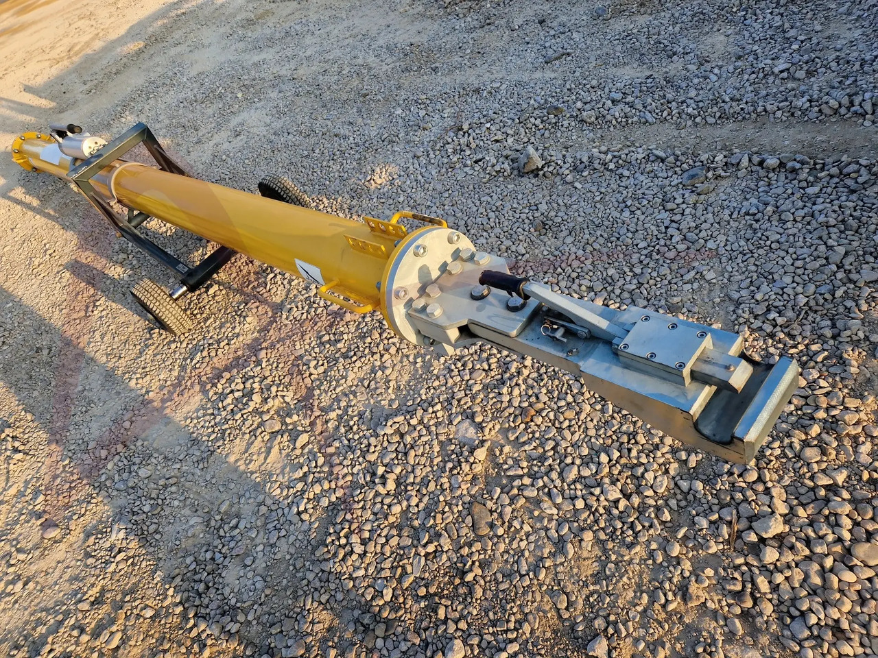 HYDRO TOWUNIV-5S20 - Équipement aéroportuaire: photos 1 HYDRO TOWUNIV-5S20 - Équipement aéroportuaire: photos 1