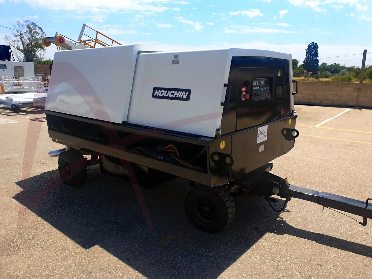 HOUCHIN 690-140 28 - Groupe électrogène au sol: photos 3 HOUCHIN 690-140 28 - Groupe électrogène au sol: photos 3