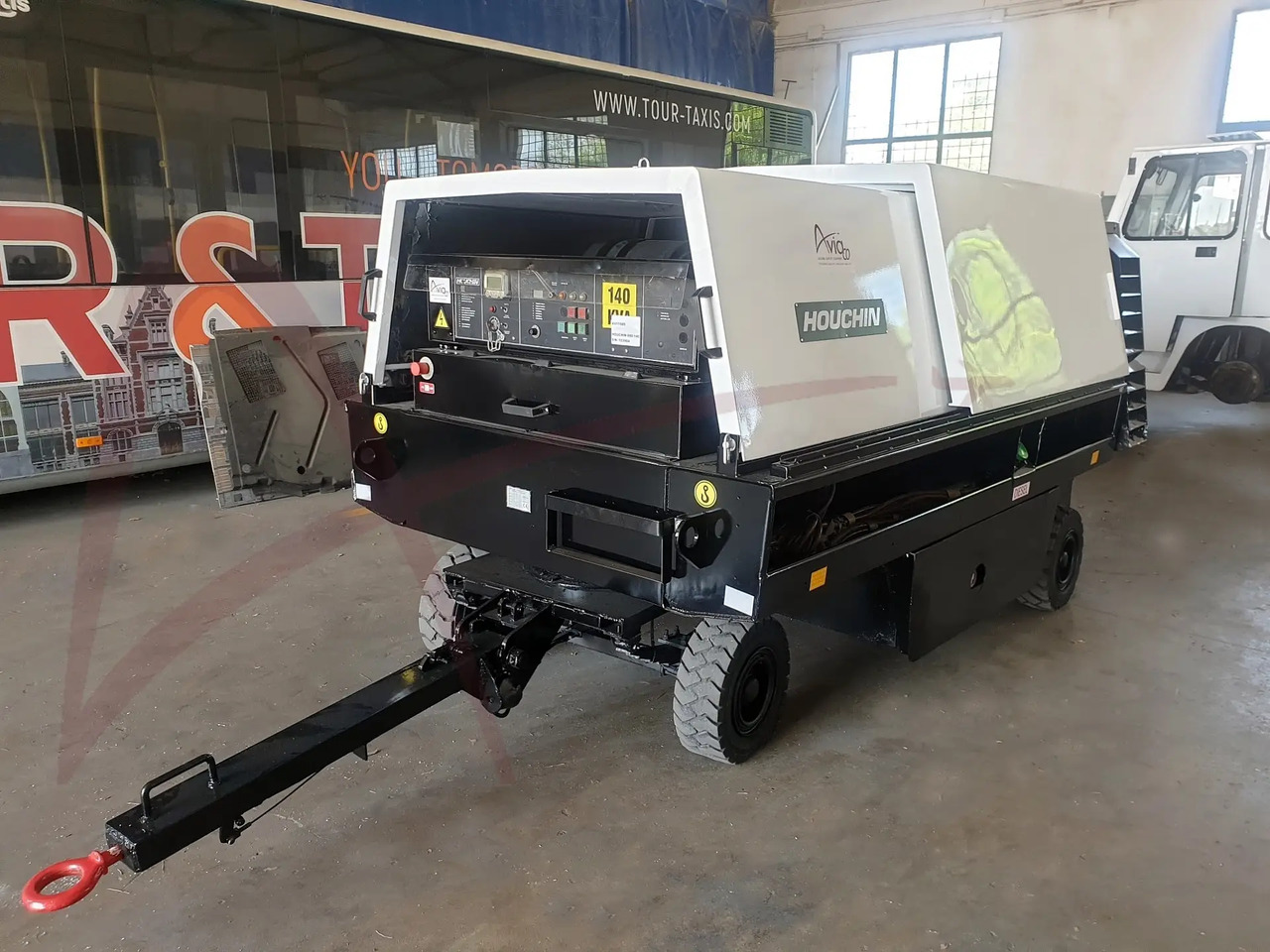 HOUCHIN C690-140 - Groupe électrogène au sol: photos 4 HOUCHIN C690-140 - Groupe électrogène au sol: photos 4