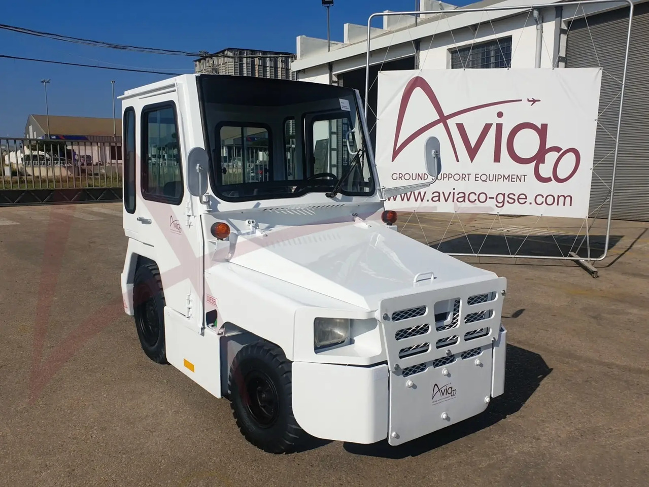 NISSAN FV02 - Tracteur à bagages: photos 4 NISSAN FV02 - Tracteur à bagages: photos 4