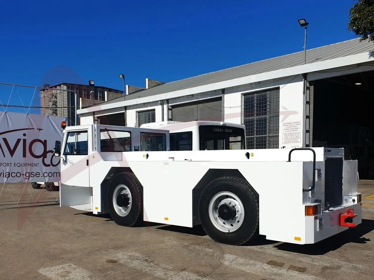 SCHOPF F180 - Tracteur d'avions: photos 2 SCHOPF F180 - Tracteur d'avions: photos 2