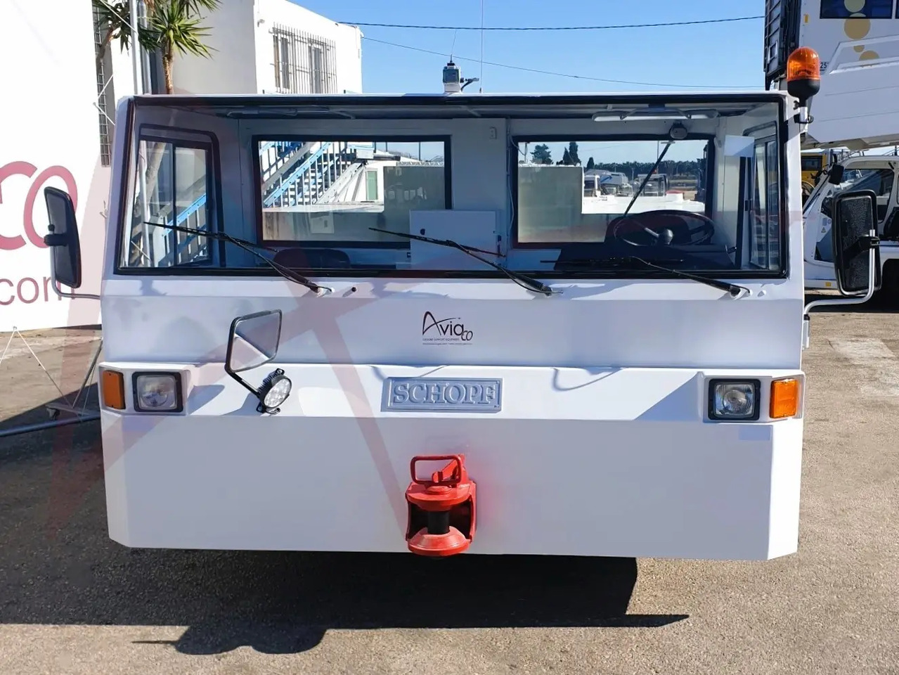 SCHOPF F180 - Tracteur d'avions: photos 4 SCHOPF F180 - Tracteur d'avions: photos 4