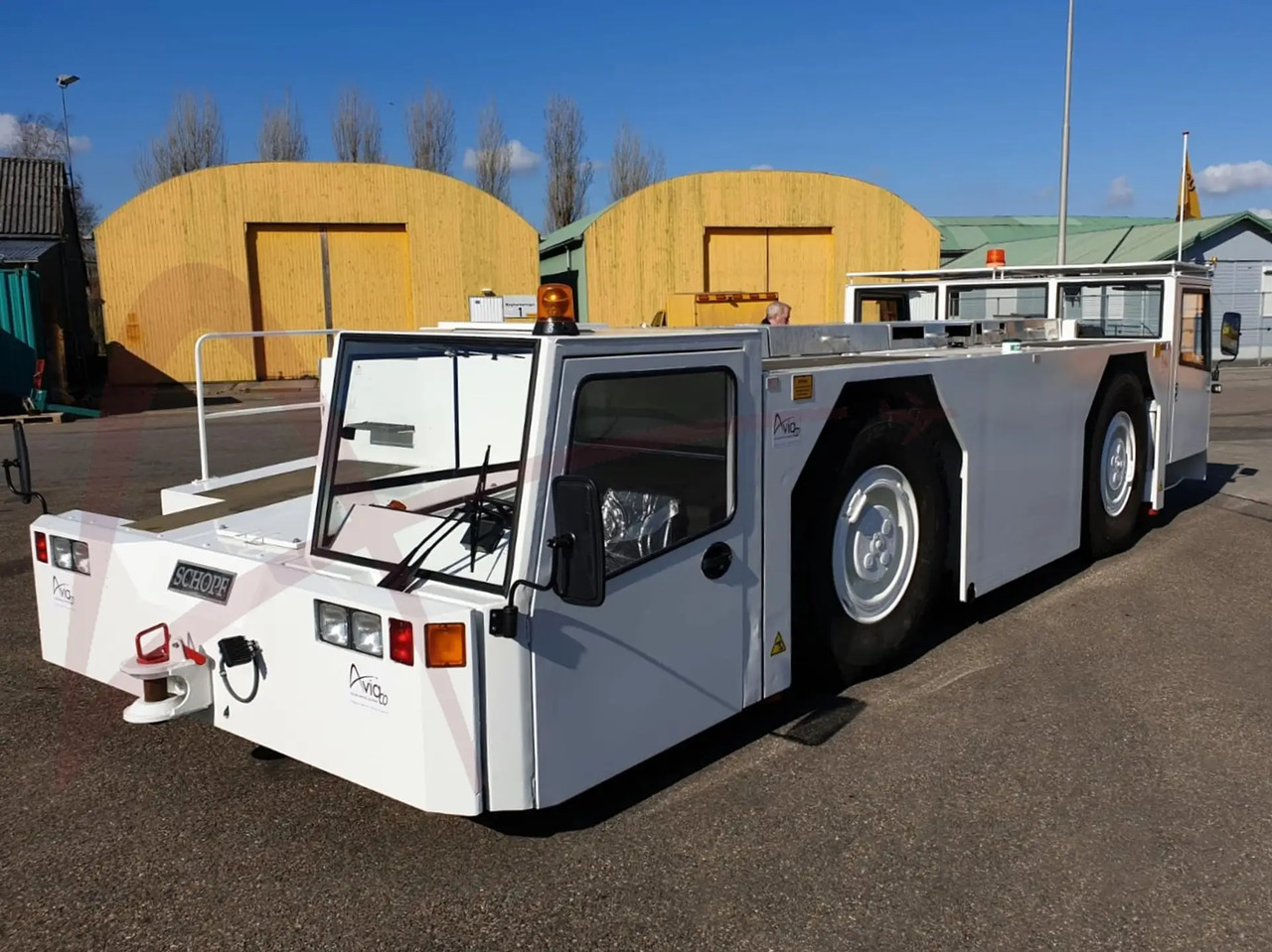 SCHOPF F396 - Tracteur d'avions: photos 1 SCHOPF F396 - Tracteur d'avions: photos 1