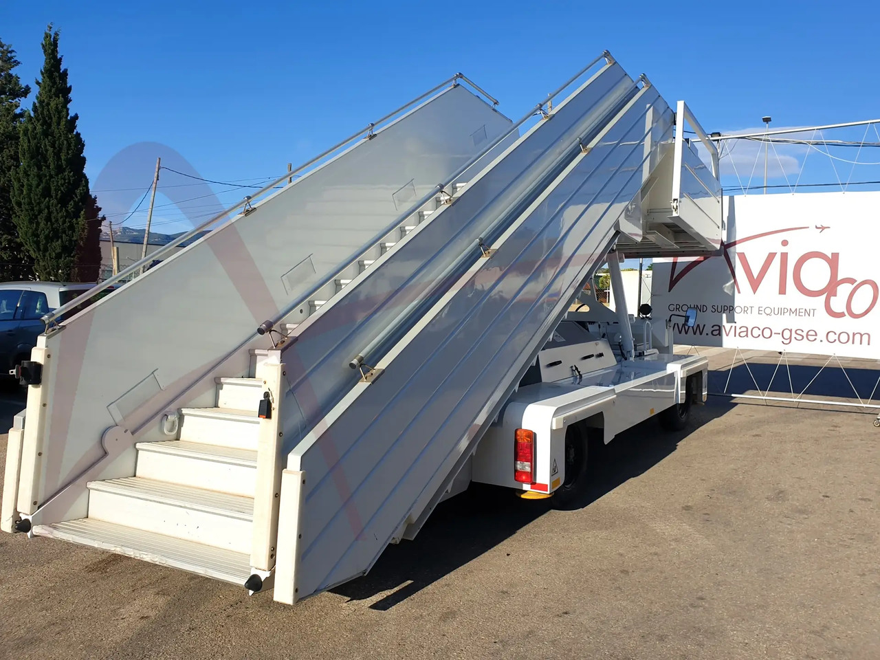 TLD ABS-580 - Escalier d'embarquement: photos 1 TLD ABS-580 - Escalier d'embarquement: photos 1