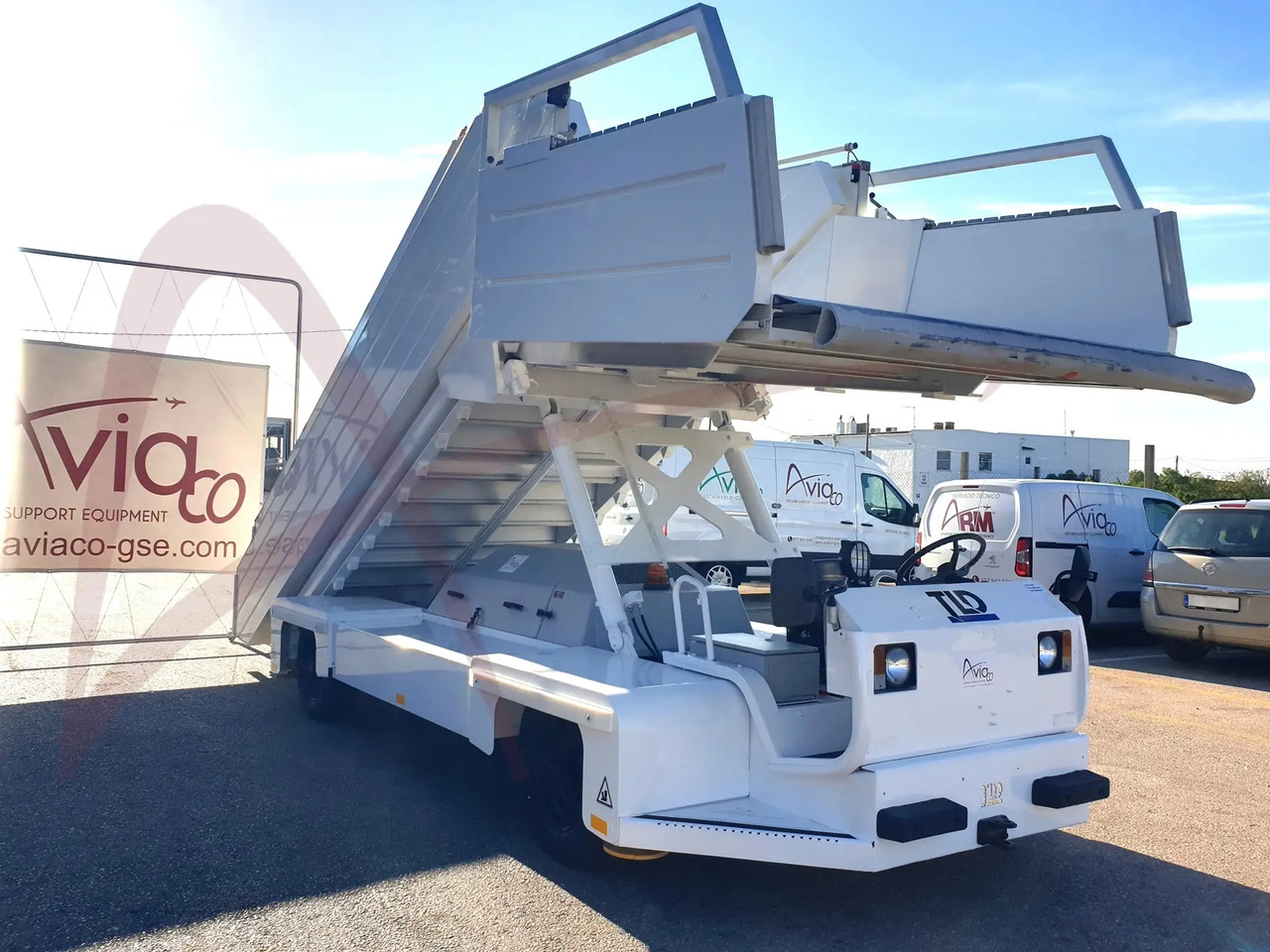 TLD ABS-580 - Escalier d'embarquement: photos 2 TLD ABS-580 - Escalier d'embarquement: photos 2