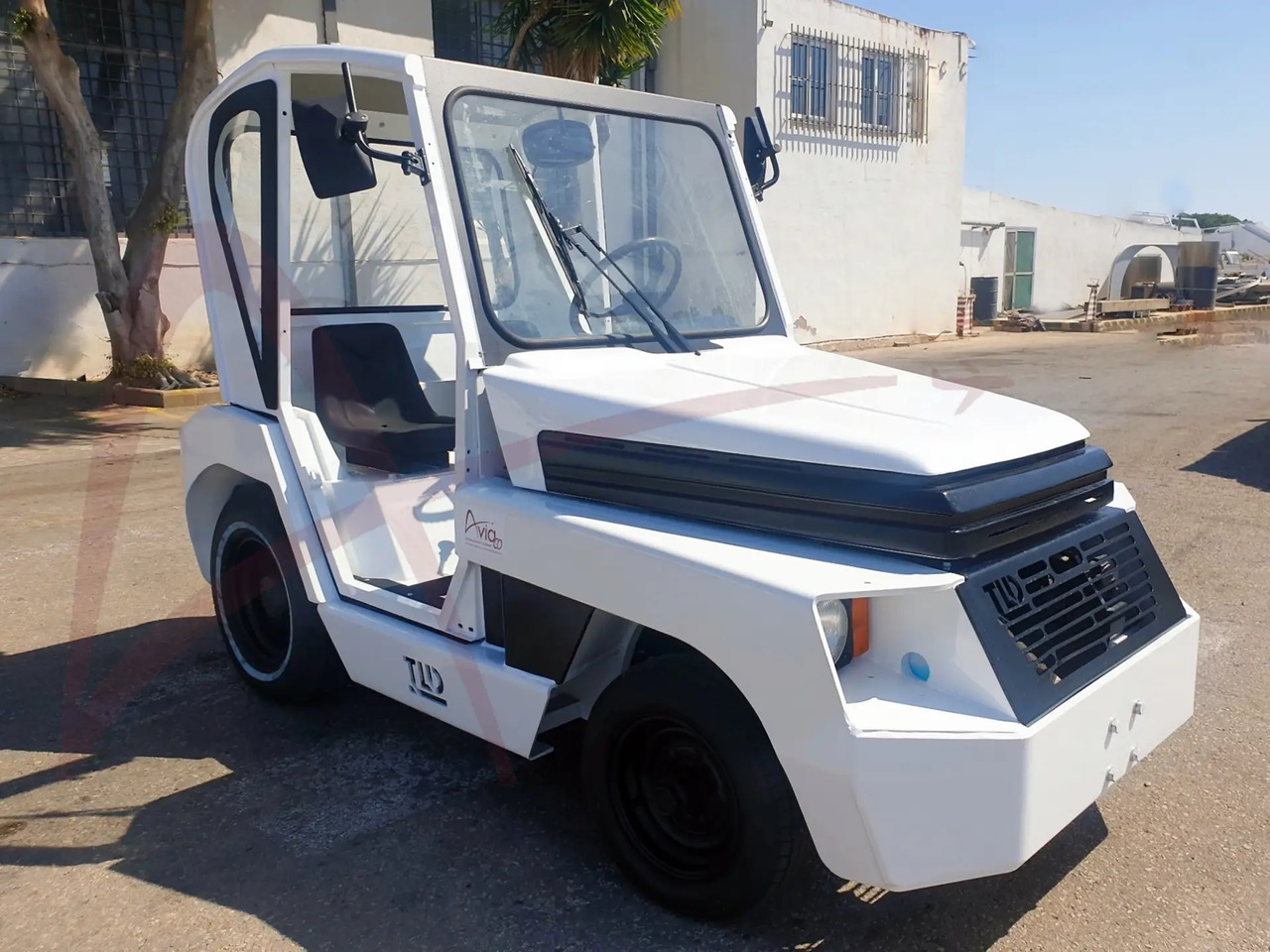 TLD TMX-20 - Tracteur à bagages: photos 2 TLD TMX-20 - Tracteur à bagages: photos 2