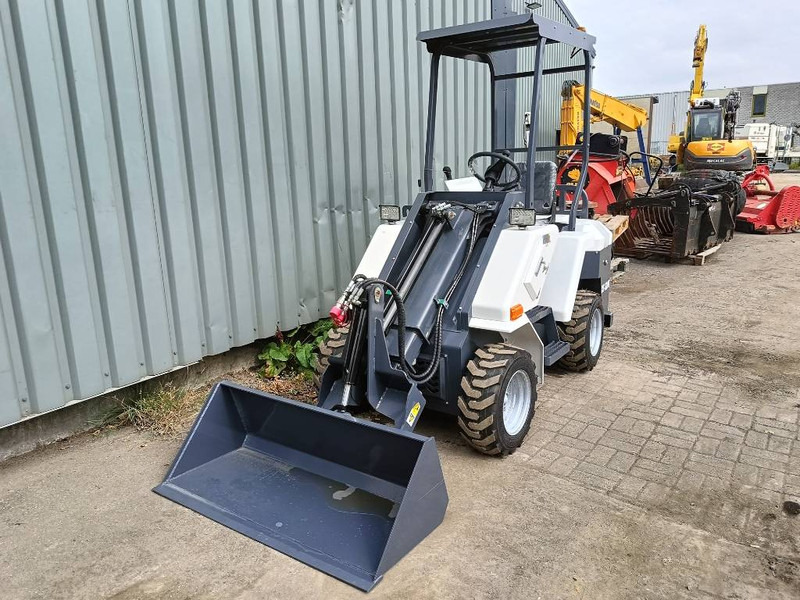 Captok CK - S30T shovel loader minishovel wiellader - Chargeuse compacte sur chenilles: photos 3 Captok CK - S30T shovel loader minishovel wiellader - Chargeuse compacte sur chenilles: photos 3