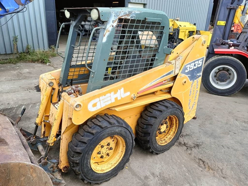 Gehl 3935 3840 schranklader loader skid steer bobcat - Mini chargeuse: photos 3 Gehl 3935 3840 schranklader loader skid steer bobcat - Mini chargeuse: photos 3