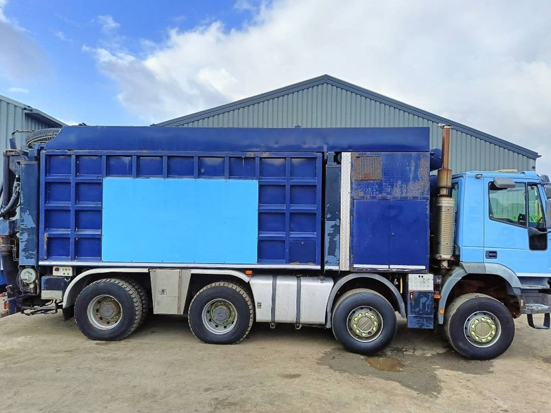 Iveco Cursor 440 rsp ese 41/14 zuigwagen saugbagger vacu - Camion vidangeur: photos 5 Iveco Cursor 440 rsp ese 41/14 zuigwagen saugbagger vacu - Camion vidangeur: photos 5