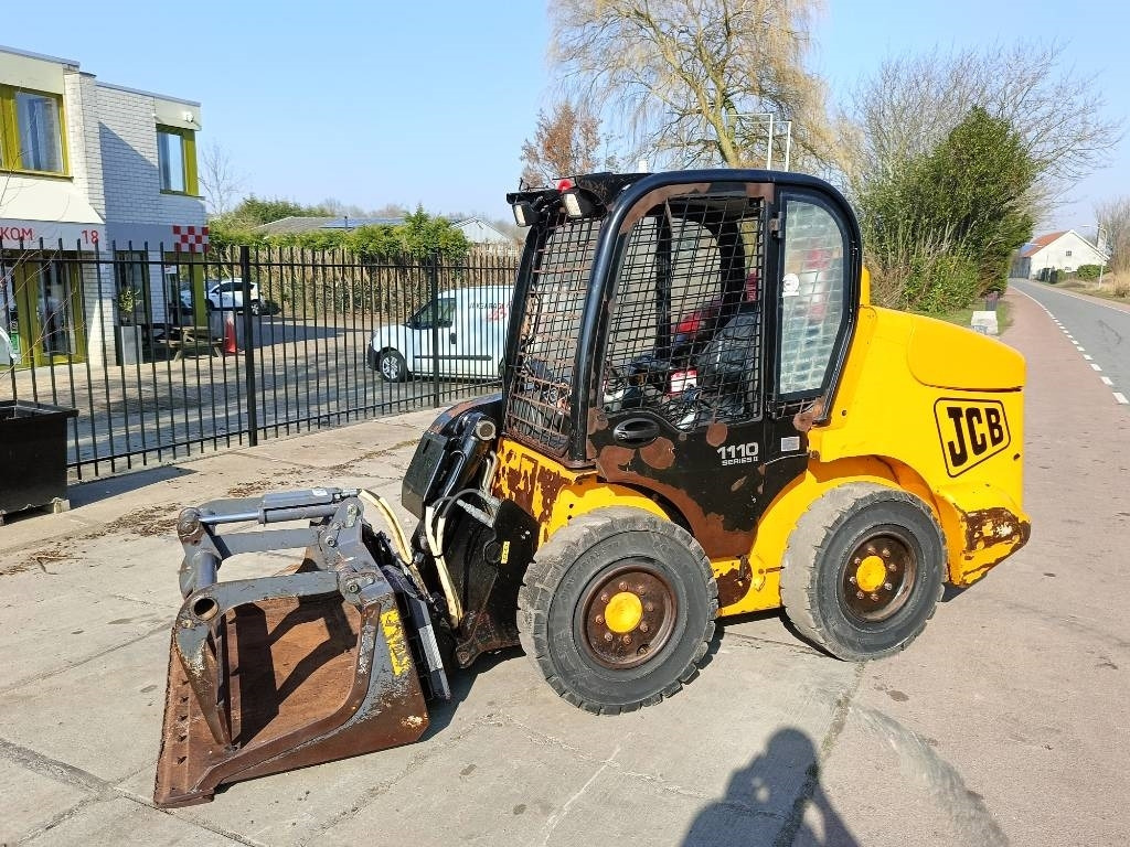 Mini chargeuse JCB 1110 170 135 robot skid steer bobcat schranklader: photos 1