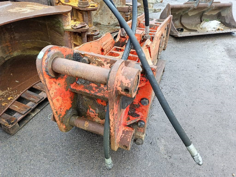NPK E 210 GH9 hamer hammer hydraulic 18-25 ton 2000 - Marteau hydraulique pour Engins de chantier: photos 3 NPK E 210 GH9 hamer hammer hydraulic 18-25 ton 2000 - Marteau hydraulique pour Engins de chantier: photos 3