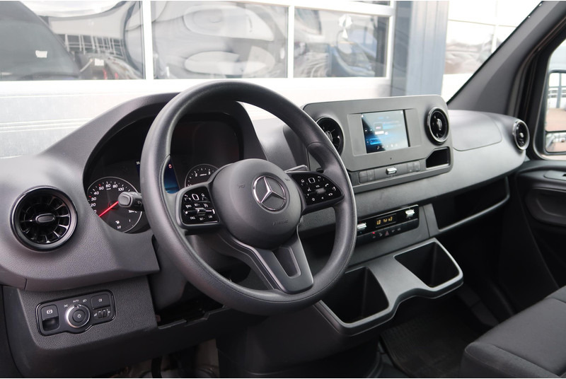 Mercedes-Benz Sprinter 317 CDI L2H2 AUT/ CAMERA/ MBUX/ CRUISE/ AIRCO - Fourgon utilitaire: photos 2 Mercedes-Benz Sprinter 317 CDI L2H2 AUT/ CAMERA/ MBUX/ CRUISE/ AIRCO - Fourgon utilitaire: photos 2