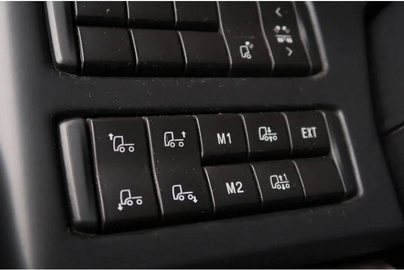 Scania P500 6x2/ FULL AIR/ HYDRAULIC/ LEATHER/ 2.950 WB/ DIFF LOCK/ SLIDE DISH - Tracteur routier: photos 4 Scania P500 6x2/ FULL AIR/ HYDRAULIC/ LEATHER/ 2.950 WB/ DIFF LOCK/ SLIDE DISH - Tracteur routier: photos 4