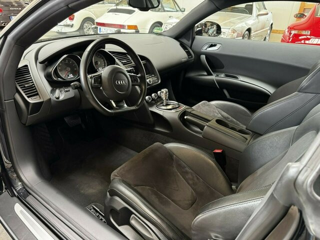 AUDI R8 4.2 FSI V8 quattro Coupé... - Voiture: photos 4 AUDI R8 4.2 FSI V8 quattro Coupé... - Voiture: photos 4