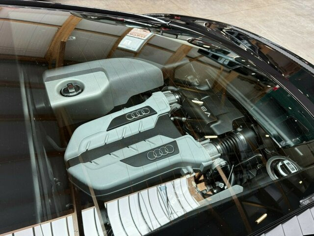 AUDI R8 4.2 FSI V8 quattro Coupé... - Voiture: photos 3 AUDI R8 4.2 FSI V8 quattro Coupé... - Voiture: photos 3