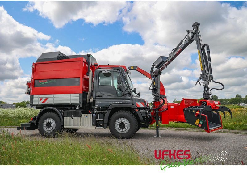 Mercedes-Benz Unimog U 427 Greentec woodchipper combi - Véhicule utilitaire: photos 1 Mercedes-Benz Unimog U 427 Greentec woodchipper combi - Véhicule utilitaire: photos 1
