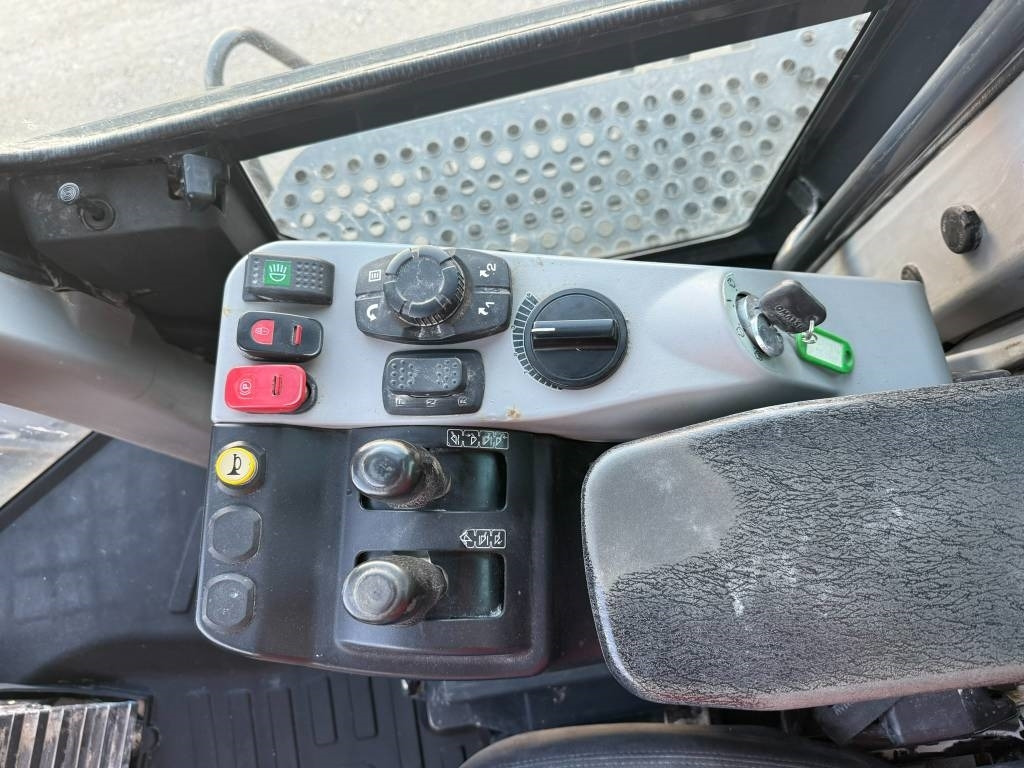 Chargeuse sur pneus KOMATSU WA475-10EO: photos 13