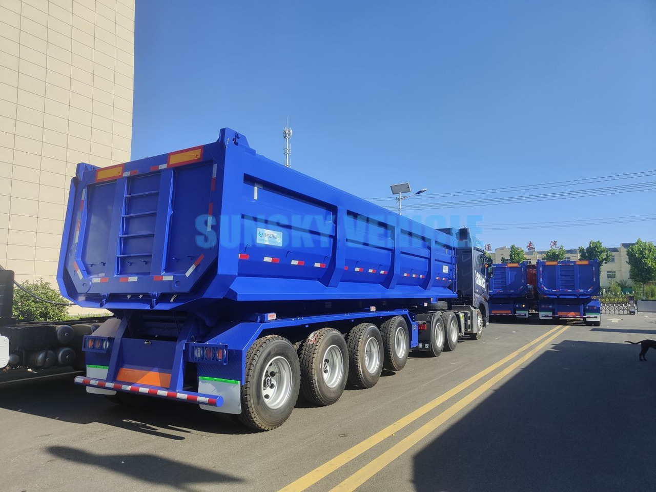 SUNSKY 3/4-Axle Dump Trailer - Semi-remorque benne: photos 2 SUNSKY 3/4-Axle Dump Trailer - Semi-remorque benne: photos 2