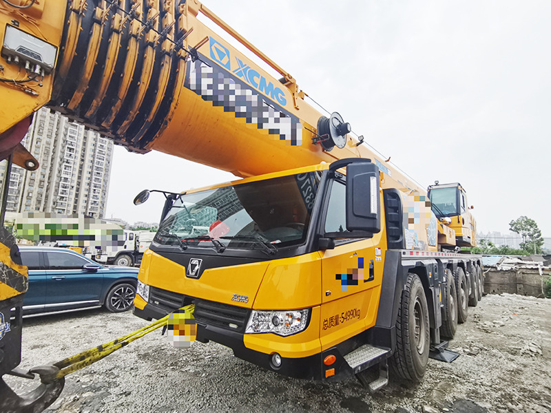 Xcmg 2024 used XCA130L8C_1 Hydraulic retraction all terrain crane - Engins de chantier: photos 3 Xcmg 2024 used XCA130L8C_1 Hydraulic retraction all terrain crane - Engins de chantier: photos 3