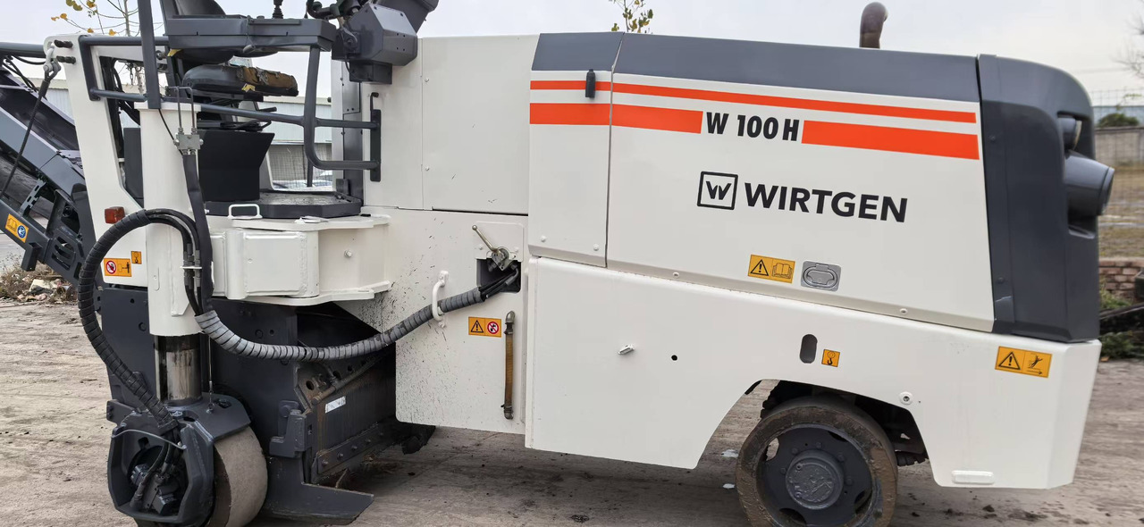 WIRTGEN Road Machine W-100H Used Asphalt Milling Machine With High Quality - Fraiseuse à froid: photos 2 WIRTGEN Road Machine W-100H Used Asphalt Milling Machine With High Quality - Fraiseuse à froid: photos 2