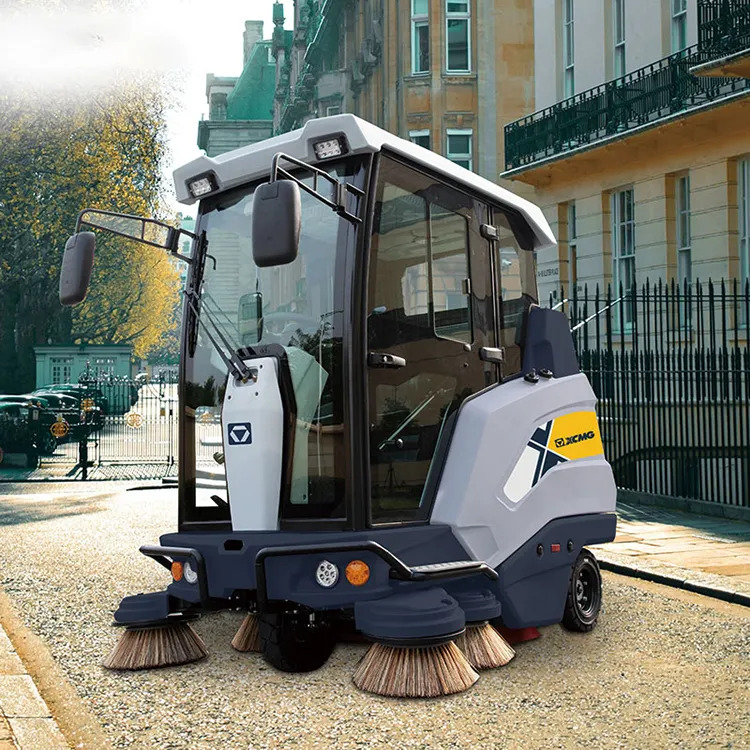 XCMG 2023 New Industrial Road Street Sweeper Cleaning Machine Commercial Road Sweeper Truck Auto Floor Scrubber Sweeping machine - Balayeuse de voirie: photos 3 XCMG 2023 New Industrial Road Street Sweeper Cleaning Machine Commercial Road Sweeper Truck Auto Floor Scrubber Sweeping machine - Balayeuse de voirie: photos 3