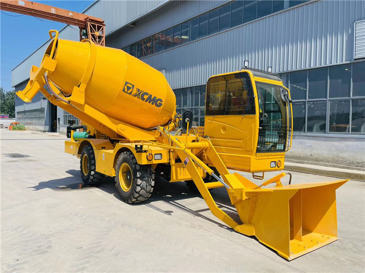 XCMG 4m3 Self-Loading Mobile Concrete Mixer Truck Automatic Concrete Mixer for Sale - Bétonnière: photos 4 XCMG 4m3 Self-Loading Mobile Concrete Mixer Truck Automatic Concrete Mixer for Sale - Bétonnière: photos 4