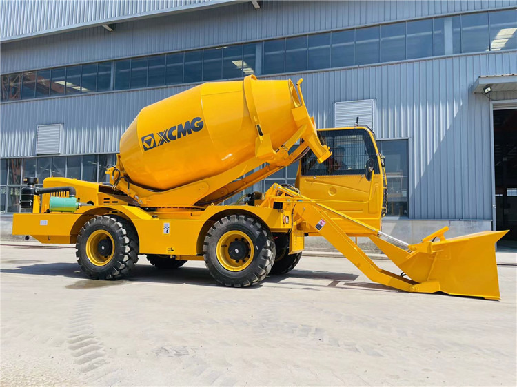 XCMG 4m3 Self-Loading Mobile Concrete Mixer Truck Automatic Concrete Mixer for Sale - Bétonnière: photos 3 XCMG 4m3 Self-Loading Mobile Concrete Mixer Truck Automatic Concrete Mixer for Sale - Bétonnière: photos 3
