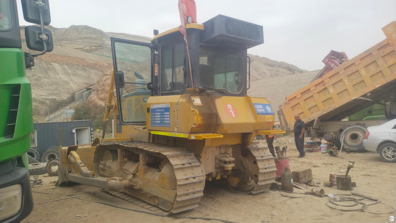XCMG D170 used small bulldozer dozer hydraulic price - Bulldozer: photos 5 XCMG D170 used small bulldozer dozer hydraulic price - Bulldozer: photos 5