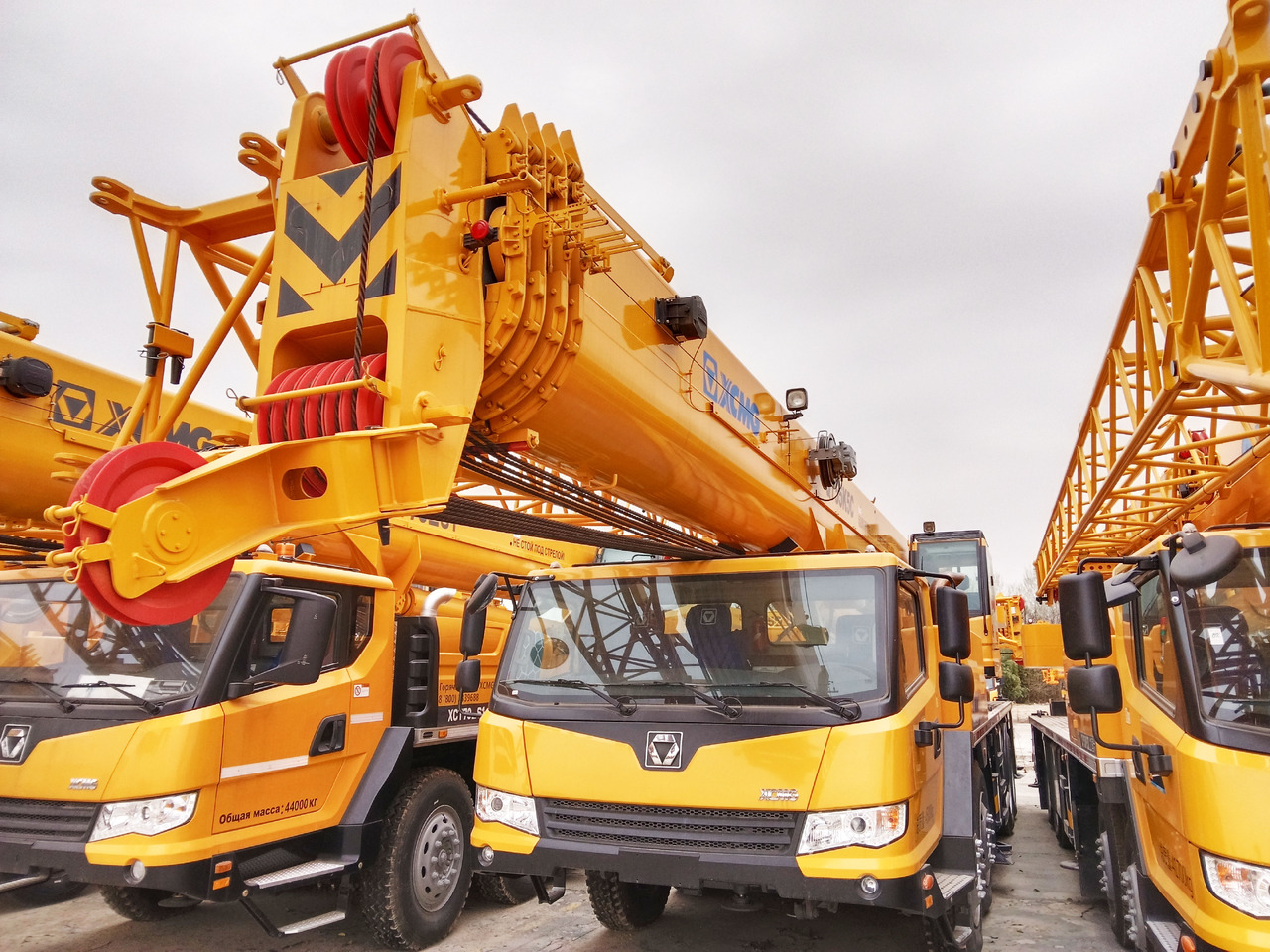 XCMG Manufacturer Second Hand Lorry Truck Crane QY55K5C_2 55 Ton Mobile Hydraulic Crane For Sale - Grue mobile: photos 2 XCMG Manufacturer Second Hand Lorry Truck Crane QY55K5C_2 55 Ton Mobile Hydraulic Crane For Sale - Grue mobile: photos 2