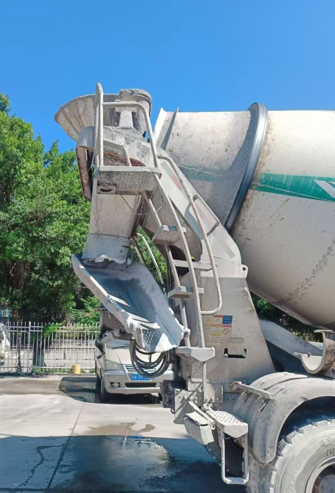 XCMG Official 12cbm Concrete Mixer Drum G4804D Used Mobile Concrete Mixers Truck For Sale - Camion malaxeur: photos 5 XCMG Official 12cbm Concrete Mixer Drum G4804D Used Mobile Concrete Mixers Truck For Sale - Camion malaxeur: photos 5