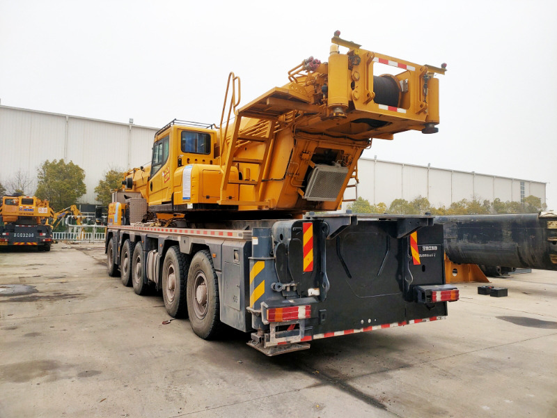 XCMG Official 130t Second Hand All Terrain Mobile Crane XCA130L8C Hydraulic Arm Crane Price List - Grue tout-terrain: photos 4 XCMG Official 130t Second Hand All Terrain Mobile Crane XCA130L8C Hydraulic Arm Crane Price List - Grue tout-terrain: photos 4