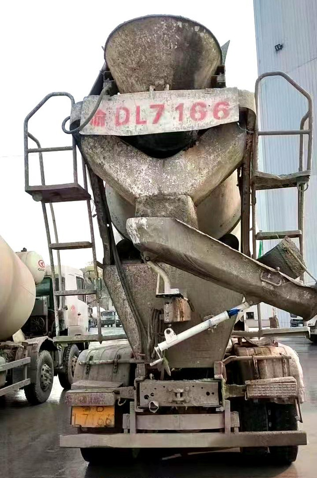 XCMG Official Construction Cement Mixer G4804B 12m³ Used Mobile Concrete Mixer Truck for sale - Tambour malaxeur: photos 4 XCMG Official Construction Cement Mixer G4804B 12m³ Used Mobile Concrete Mixer Truck for sale - Tambour malaxeur: photos 4
