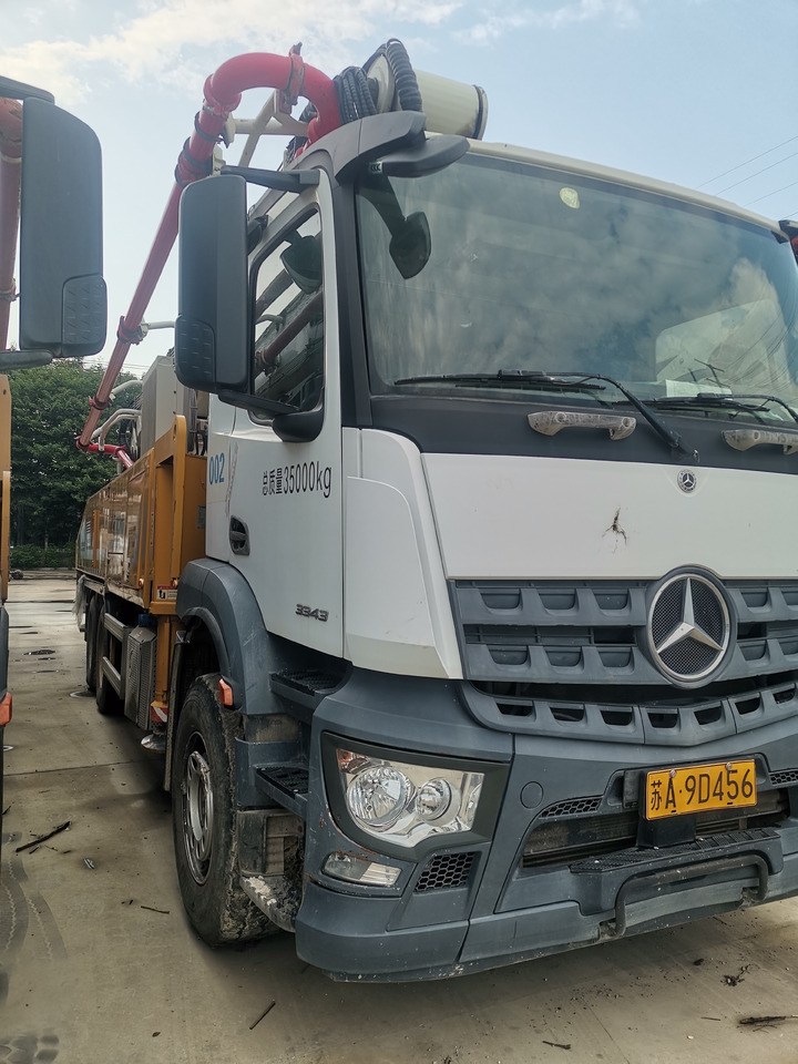 XCMG Official HB52V Used Mobile Concrete Pump 52m Truck Mounted Concrete Pump Price - Camion pompe: photos 2 XCMG Official HB52V Used Mobile Concrete Pump 52m Truck Mounted Concrete Pump Price - Camion pompe: photos 2