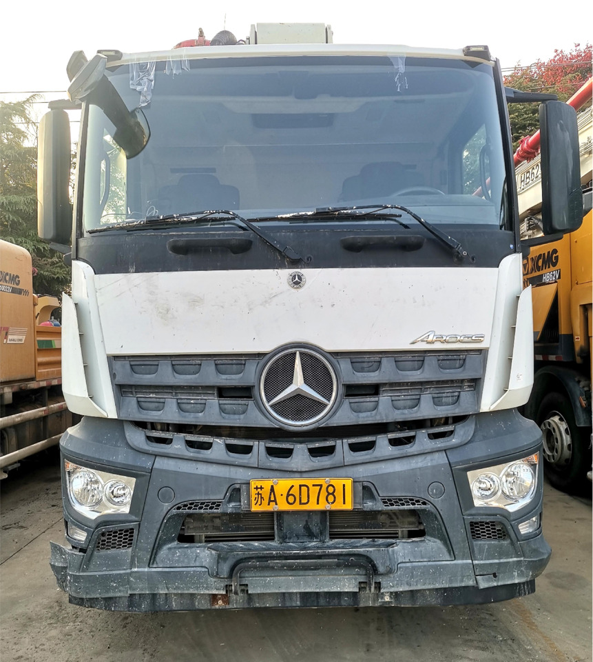 XCMG Official HB62V Second Hand Concrete Pump Truck 62m Truck-mounted Concrete Pump Price - Camion pompe: photos 3 XCMG Official HB62V Second Hand Concrete Pump Truck 62m Truck-mounted Concrete Pump Price - Camion pompe: photos 3